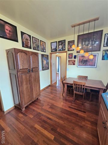 811 N Main Street, Columbia, IL 62236