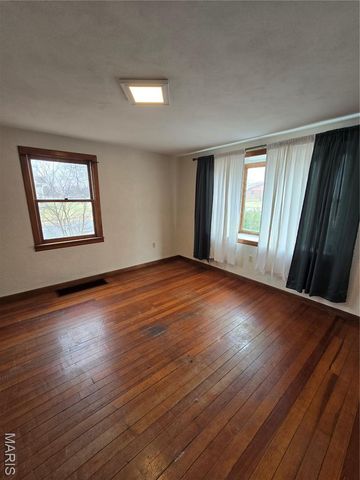 811 N Main Street, Columbia, IL 62236