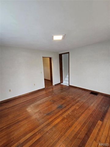 811 N Main Street, Columbia, IL 62236