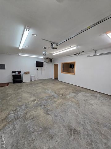 811 N Main Street, Columbia, IL 62236