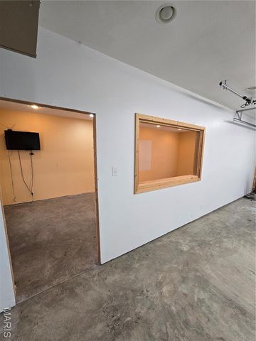 811 N Main Street, Columbia, IL 62236