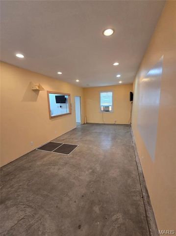 811 N Main Street, Columbia, IL 62236