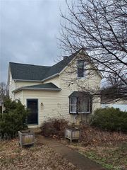 811 N Main Street, Columbia, IL 62236