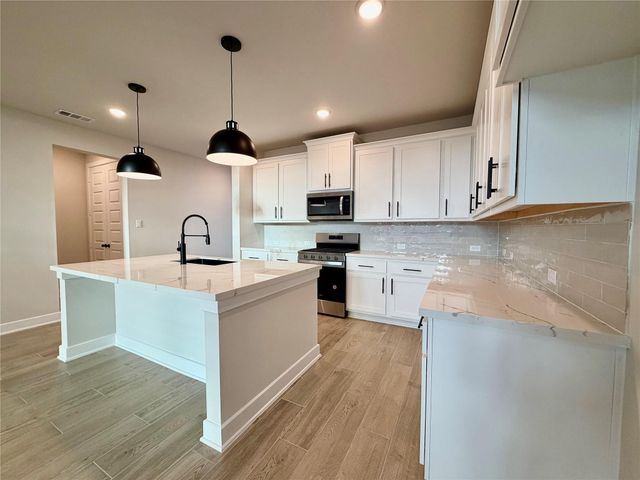 1111 Luna Drive, Missouri City, TX 77459