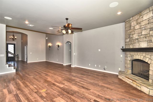 2620 W 116th Place S, Jenks, OK 74137