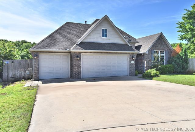 2620 W 116th Place S, Jenks, OK 74137