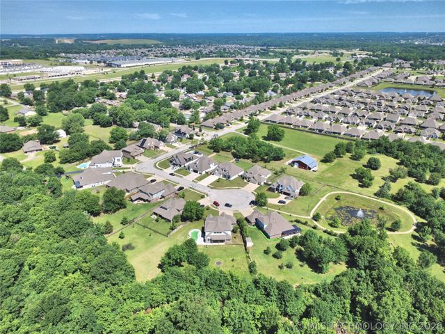 2620 W 116th Place S, Jenks, OK 74137