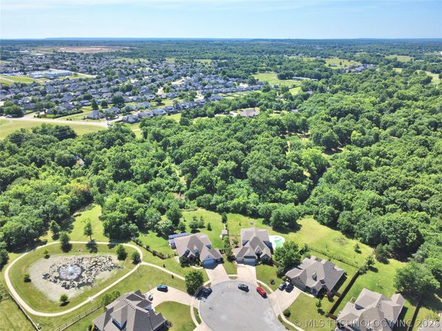 2620 W 116th Place S, Jenks, OK 74137