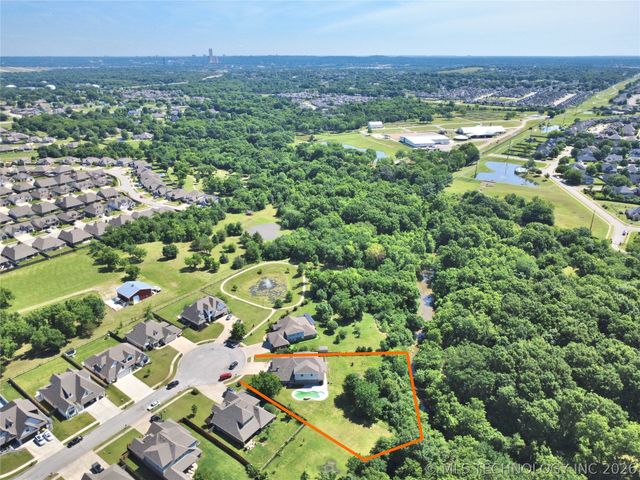 2620 W 116th Place S, Jenks, OK 74137