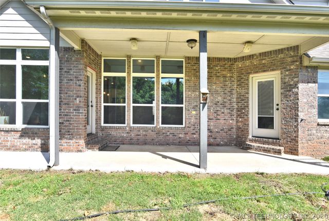 2620 W 116th Place S, Jenks, OK 74137