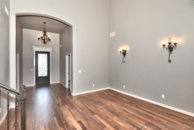 2620 W 116th Place S, Jenks, OK 74137