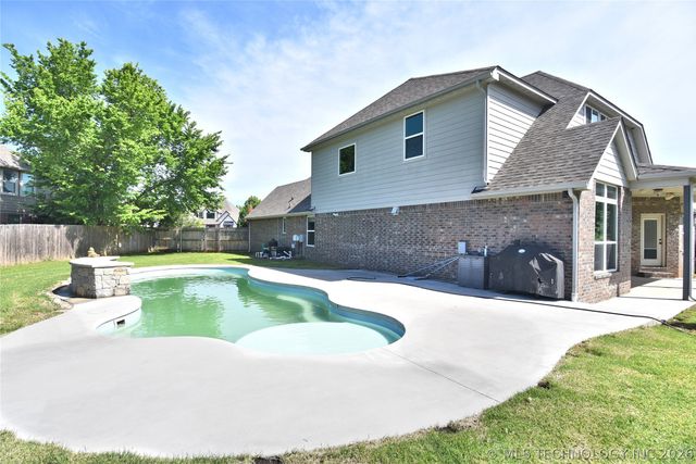 2620 W 116th Place S, Jenks, OK 74137