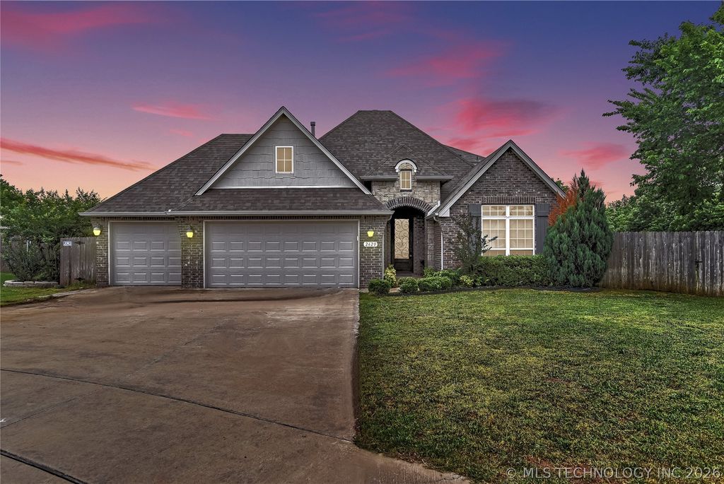 2620 W 116th Place S, Jenks, OK 74137