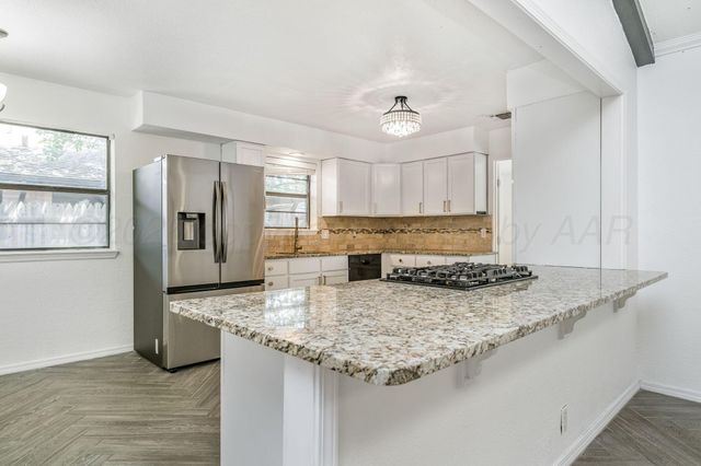 4015 OAKHURST Drive, Amarillo, TX 79109