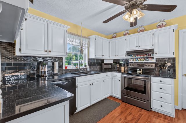 250 High Meadows Ln, Shelbyville, TN 37160