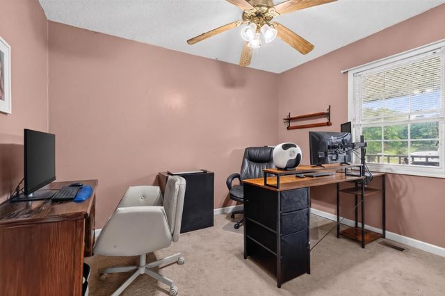 250 High Meadows Ln, Shelbyville, TN 37160