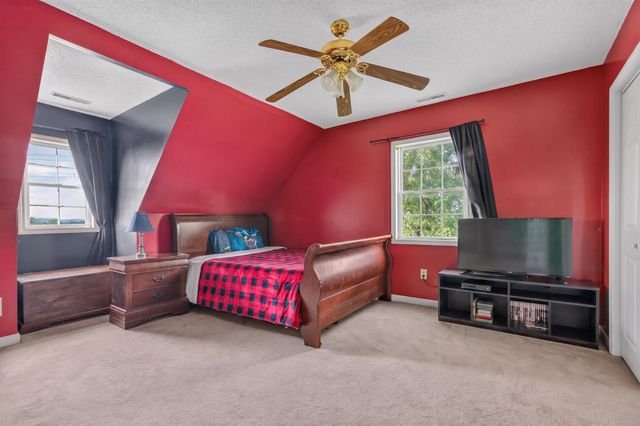 250 High Meadows Ln, Shelbyville, TN 37160