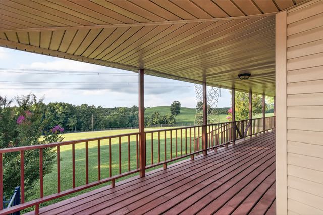 250 High Meadows Ln, Shelbyville, TN 37160