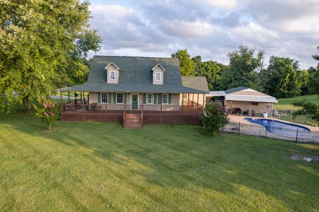 250 High Meadows Ln, Shelbyville, TN 37160