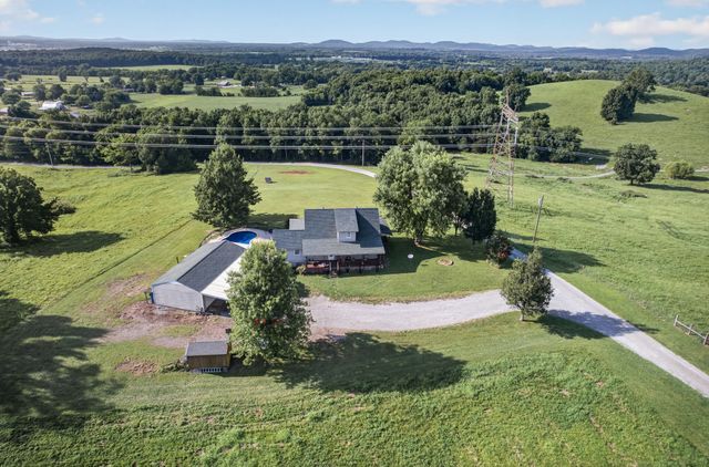 250 High Meadows Ln, Shelbyville, TN 37160