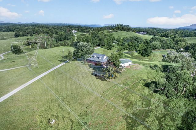 250 High Meadows Ln, Shelbyville, TN 37160