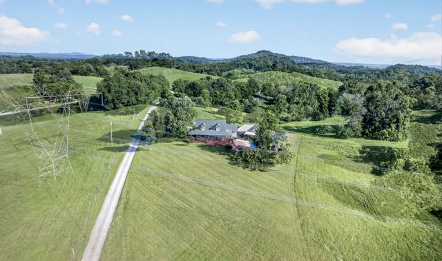 250 High Meadows Ln, Shelbyville, TN 37160