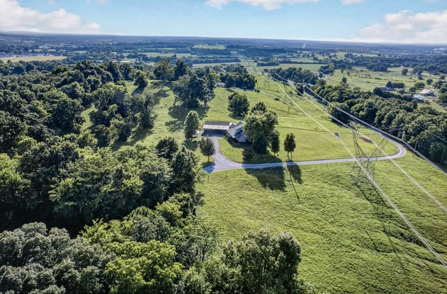 250 High Meadows Ln, Shelbyville, TN 37160