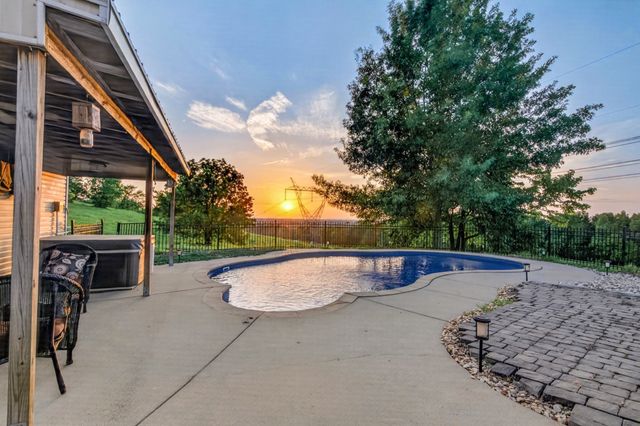 250 High Meadows Ln, Shelbyville, TN 37160
