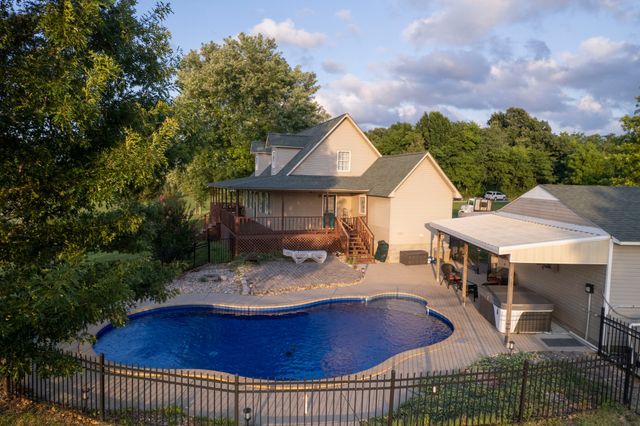 250 High Meadows Ln, Shelbyville, TN 37160