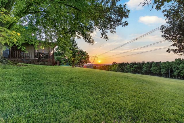 250 High Meadows Ln, Shelbyville, TN 37160
