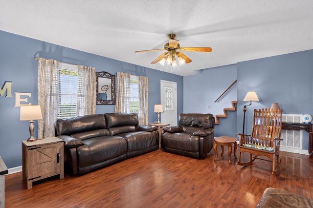 250 High Meadows Ln, Shelbyville, TN 37160
