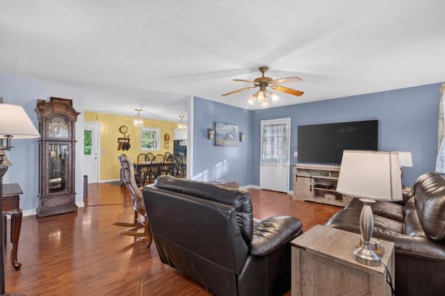 250 High Meadows Ln, Shelbyville, TN 37160