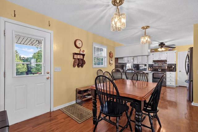 250 High Meadows Ln, Shelbyville, TN 37160