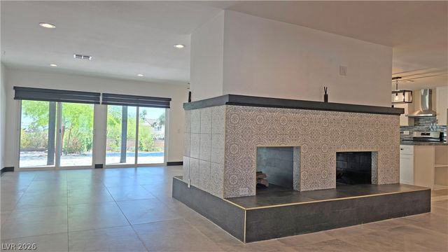 2870 Belcastro Street, Las Vegas, NV 89117
