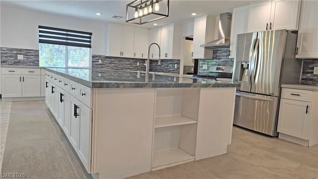 2870 Belcastro Street, Las Vegas, NV 89117