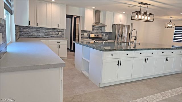 2870 Belcastro Street, Las Vegas, NV 89117