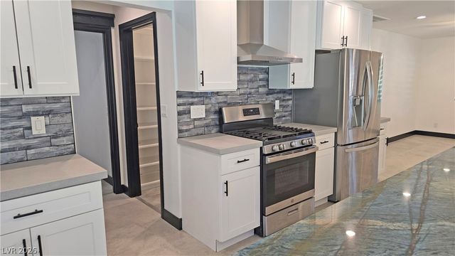 2870 Belcastro Street, Las Vegas, NV 89117