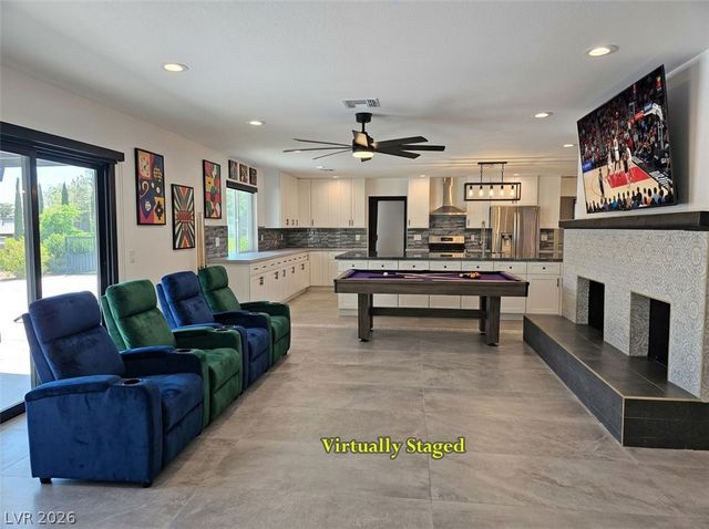 2870 Belcastro Street, Las Vegas, NV 89117