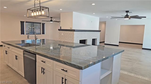 2870 Belcastro Street, Las Vegas, NV 89117