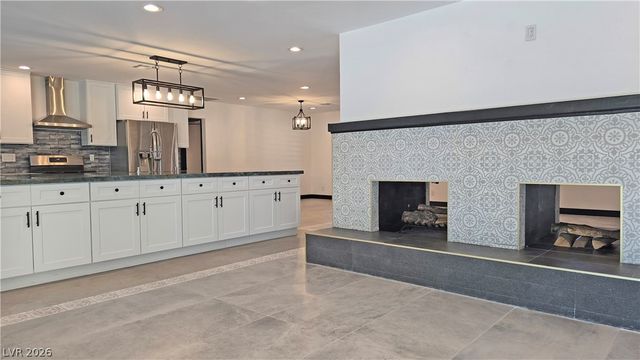 2870 Belcastro Street, Las Vegas, NV 89117