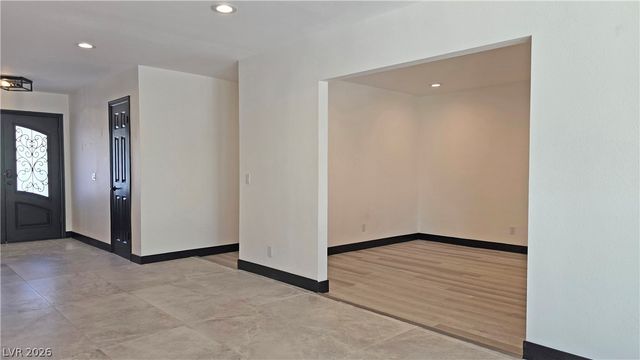 2870 Belcastro Street, Las Vegas, NV 89117