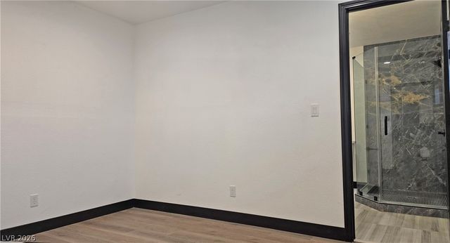 2870 Belcastro Street, Las Vegas, NV 89117