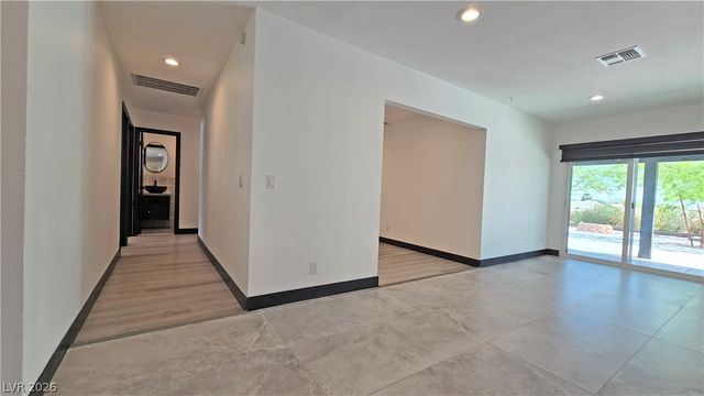 2870 Belcastro Street, Las Vegas, NV 89117