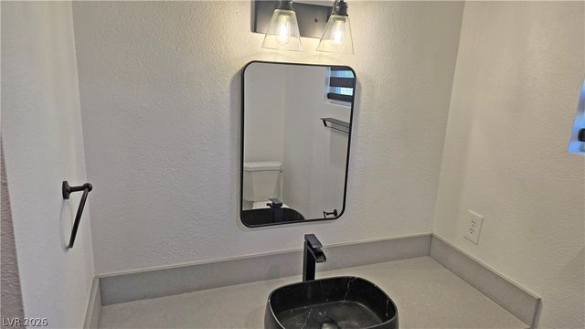 2870 Belcastro Street, Las Vegas, NV 89117