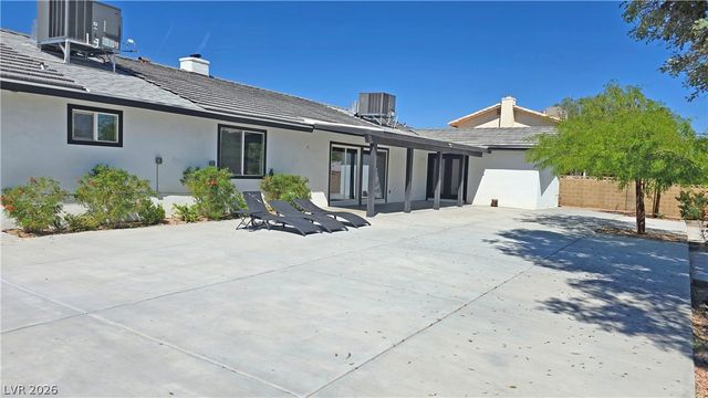 2870 Belcastro Street, Las Vegas, NV 89117