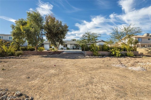 2870 Belcastro Street, Las Vegas, NV 89117