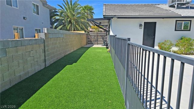 2870 Belcastro Street, Las Vegas, NV 89117