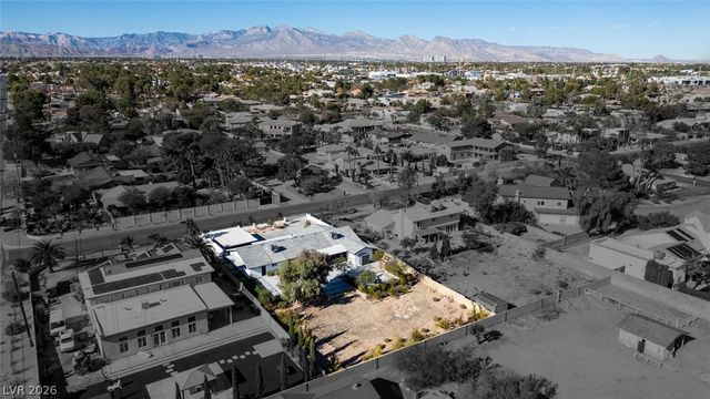 2870 Belcastro Street, Las Vegas, NV 89117