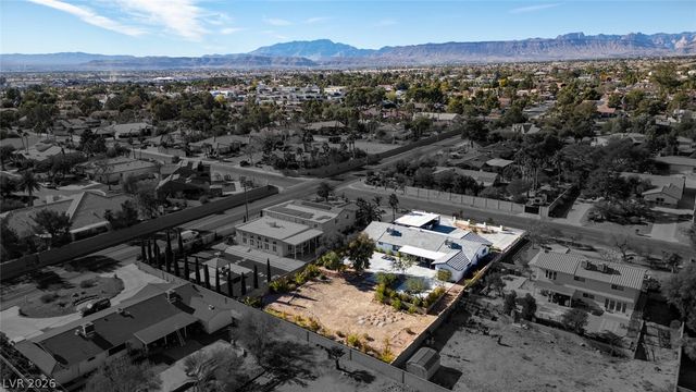 2870 Belcastro Street, Las Vegas, NV 89117