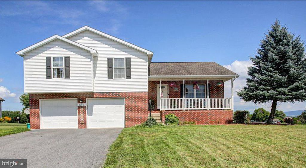 849 LINDIA DRIVE, Chambersburg, PA 17202